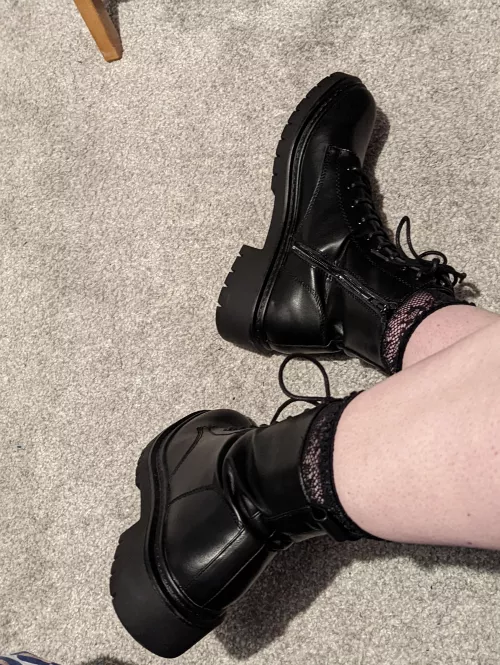 who likes boots?πββοΈ