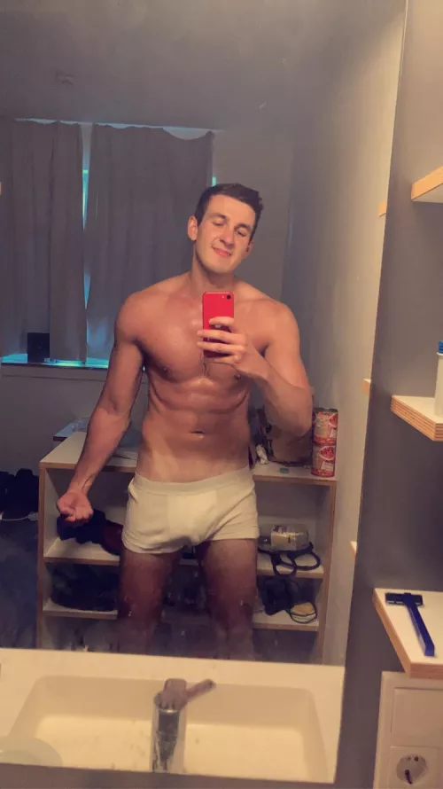 Who likes white ? 💦 I like white sauce hehe