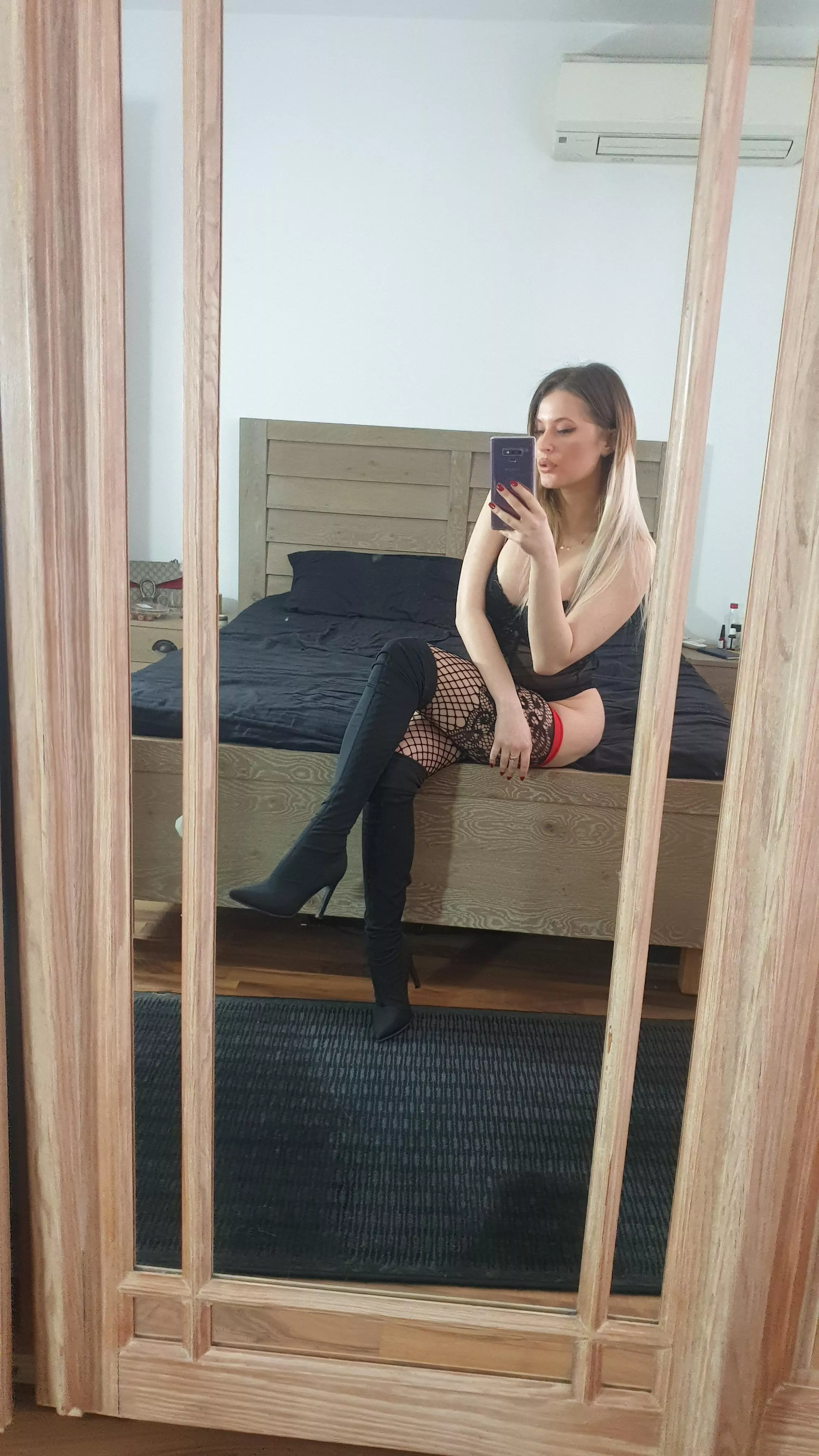 who love fishnet stokings?