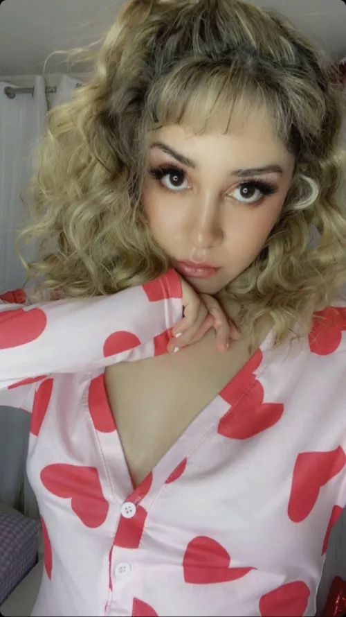 Who needs to be put in their place by a mean domme