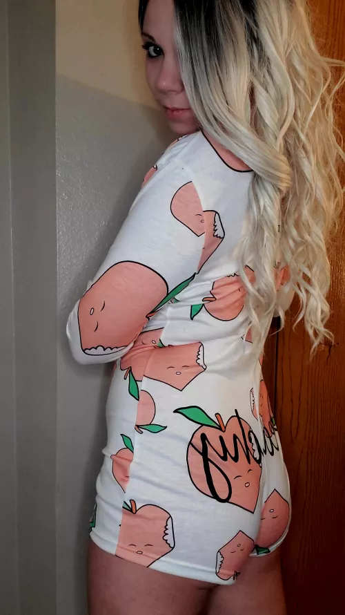 Who wants to have fun with me? [Selling] 😏😘 I offer CUSTOMS🖤LIVE SEXTING🖤PREMADES🖤GIRLFRIEND EXERIENCE🖤& MORE! Kik: NovahKnight SNAP: Novah_Knight🖤😏🍆