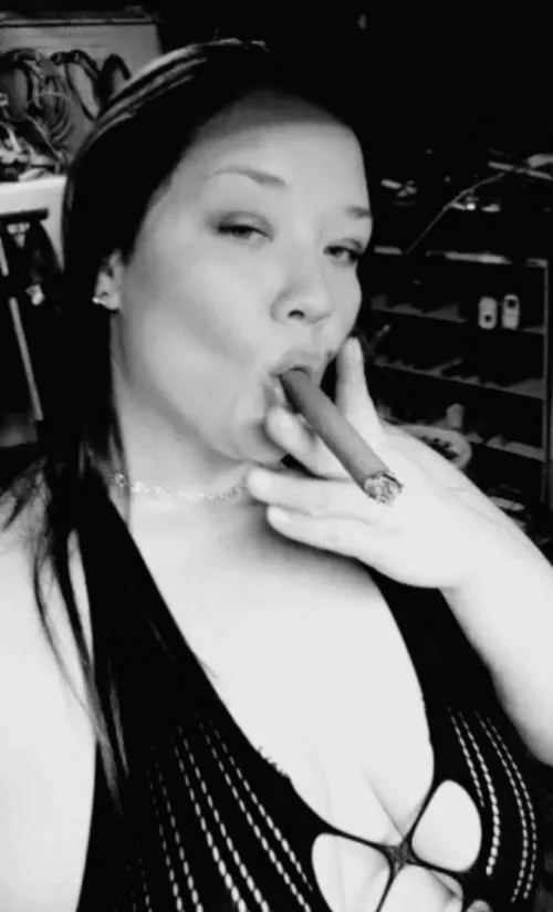 who wants to have sum fun while my husband's at work?