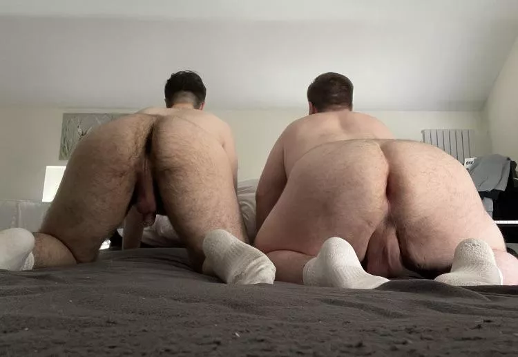 Who wants to lick our hairy holes? 🤤