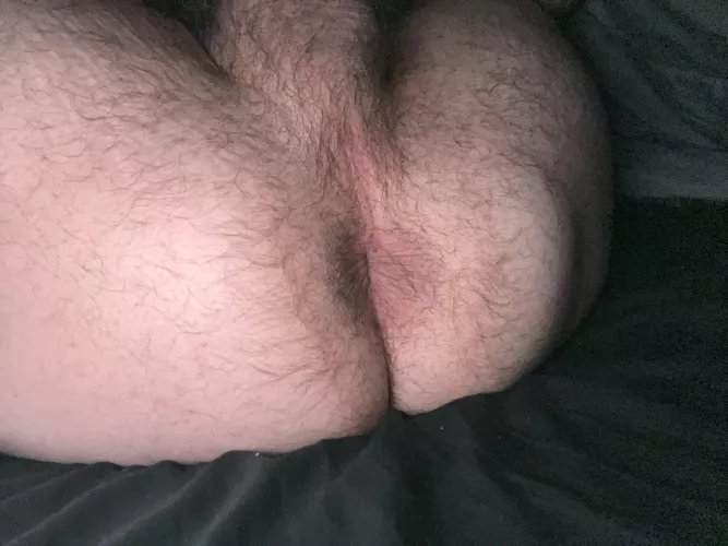 Who wants to pound and breed my hole??😈😈
