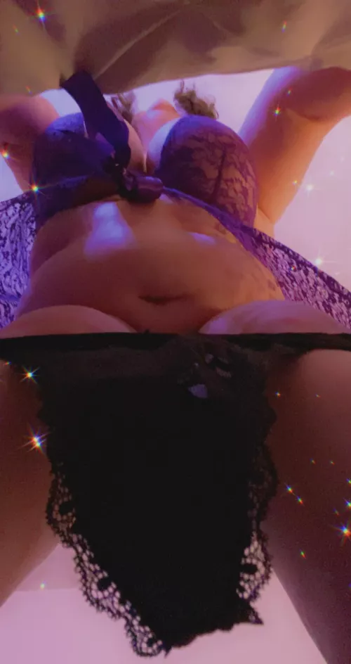 Who wants to pull down these panties? 💜