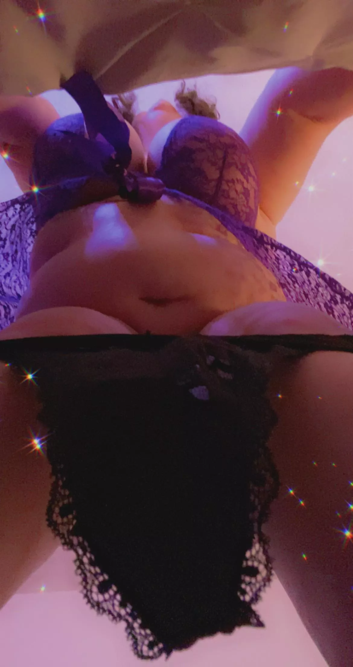 Who wants to pull down these panties? 💜