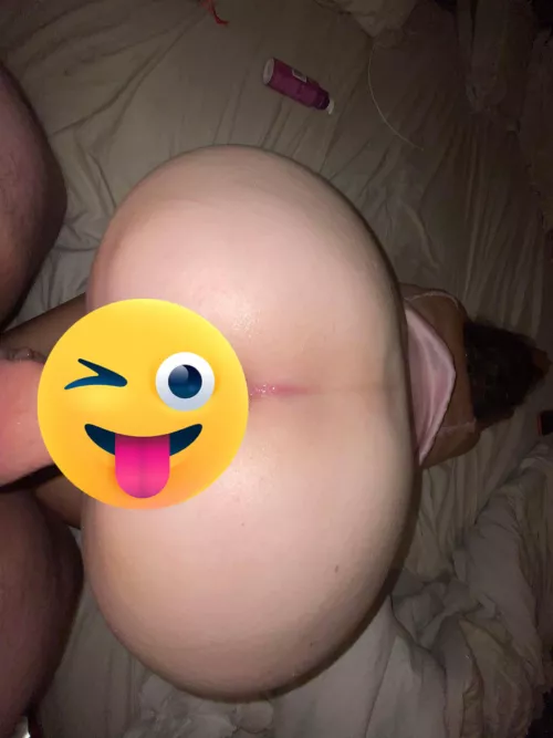 Who wants to see what’s underneath 😈🍑🍆