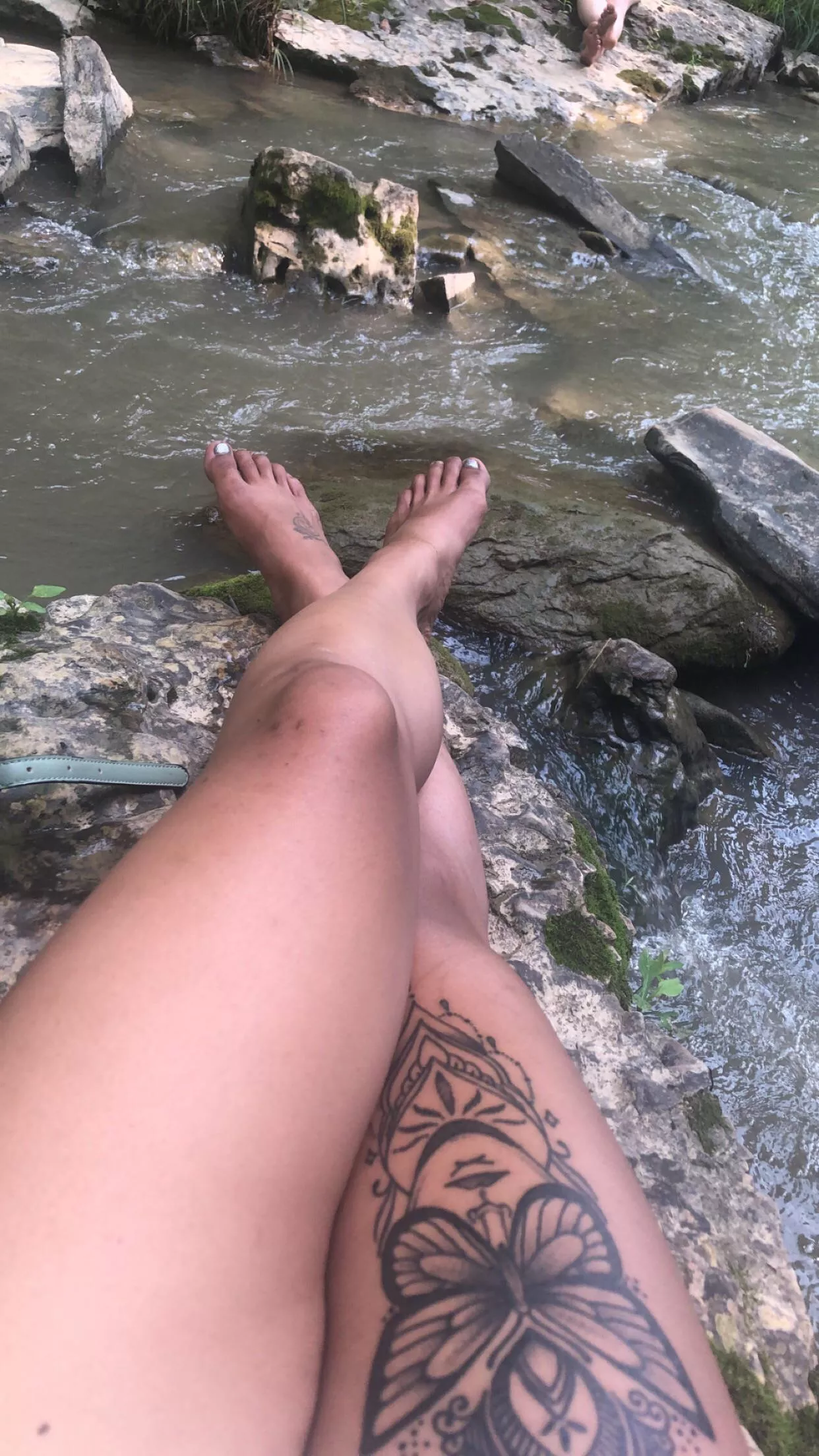 Who would clean the dirty from my feet with their tongue?