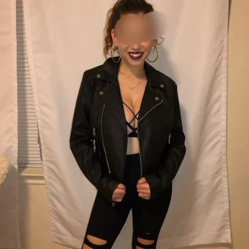 Who would like to fill my hot Jewish GF?