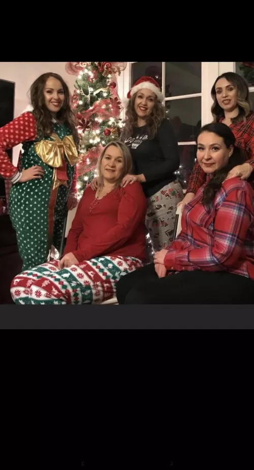 Who y’all got I got Santa hat