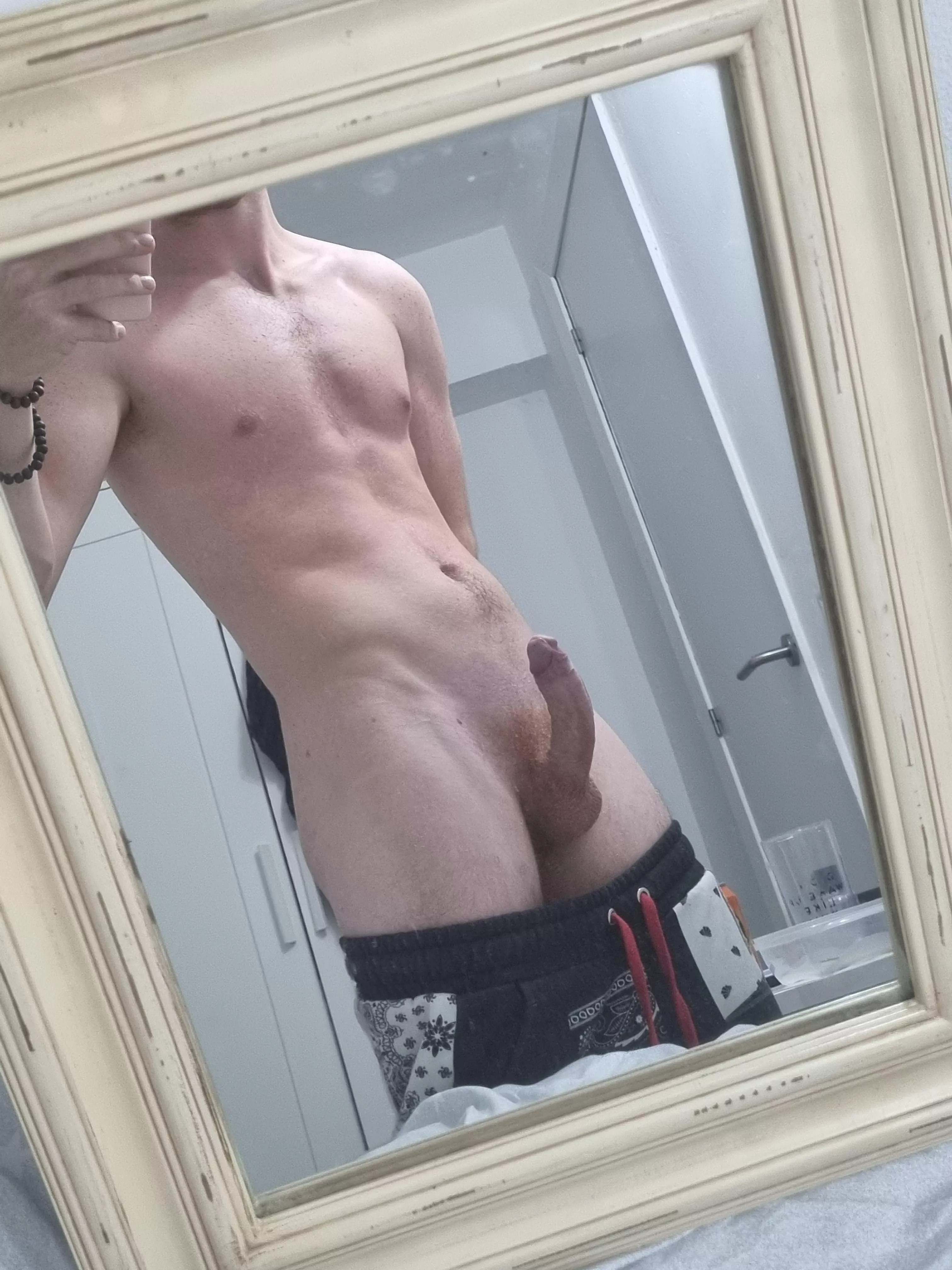 who's awake? 👀 say hi in the com(m)ents 👇