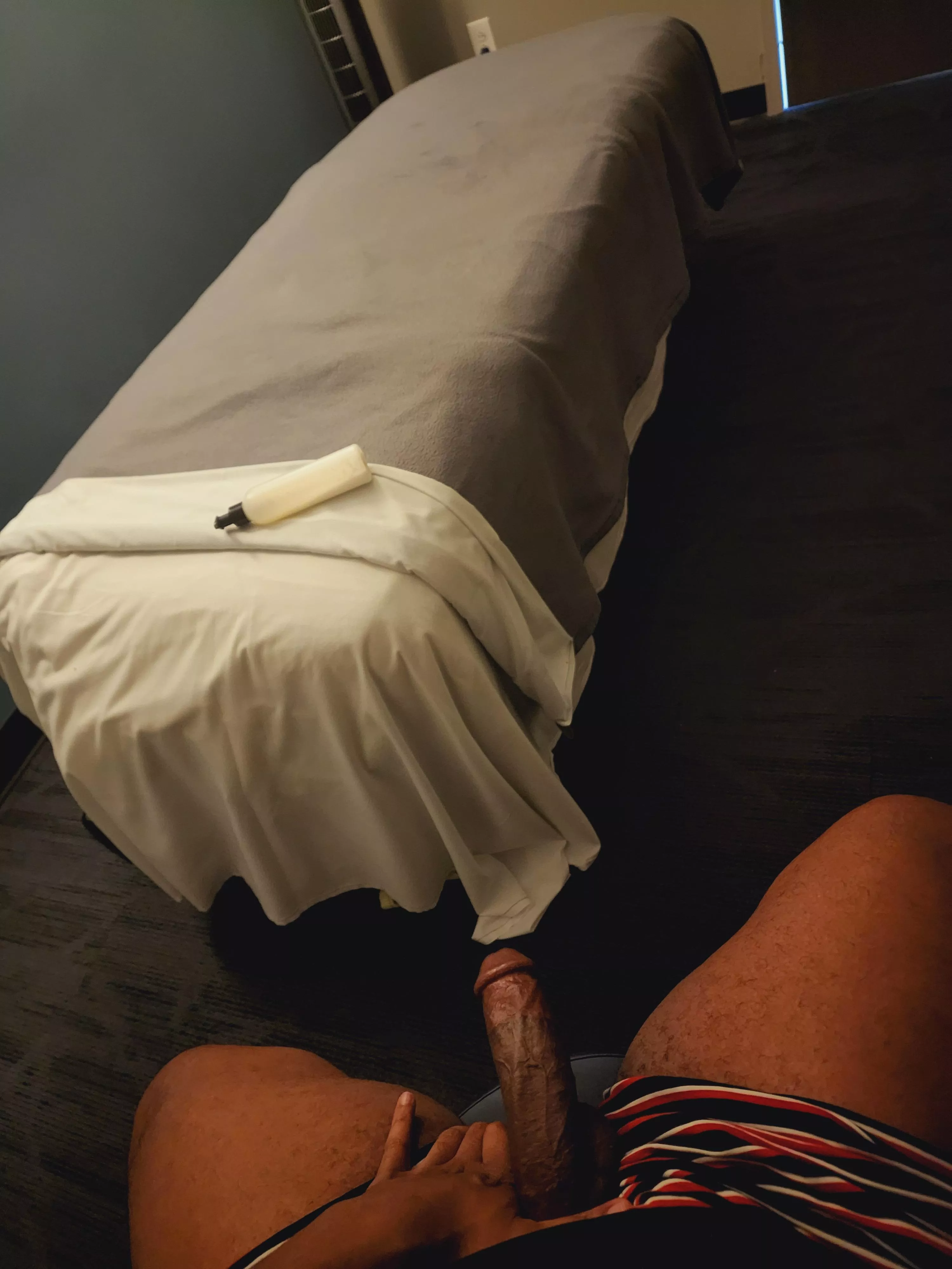 who's gonna let me massage them at work? 😈🍆