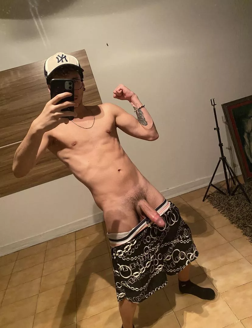 whos helping this good boy? 🤟🏻👅 whos helping this good boy? 🤟🏻👅