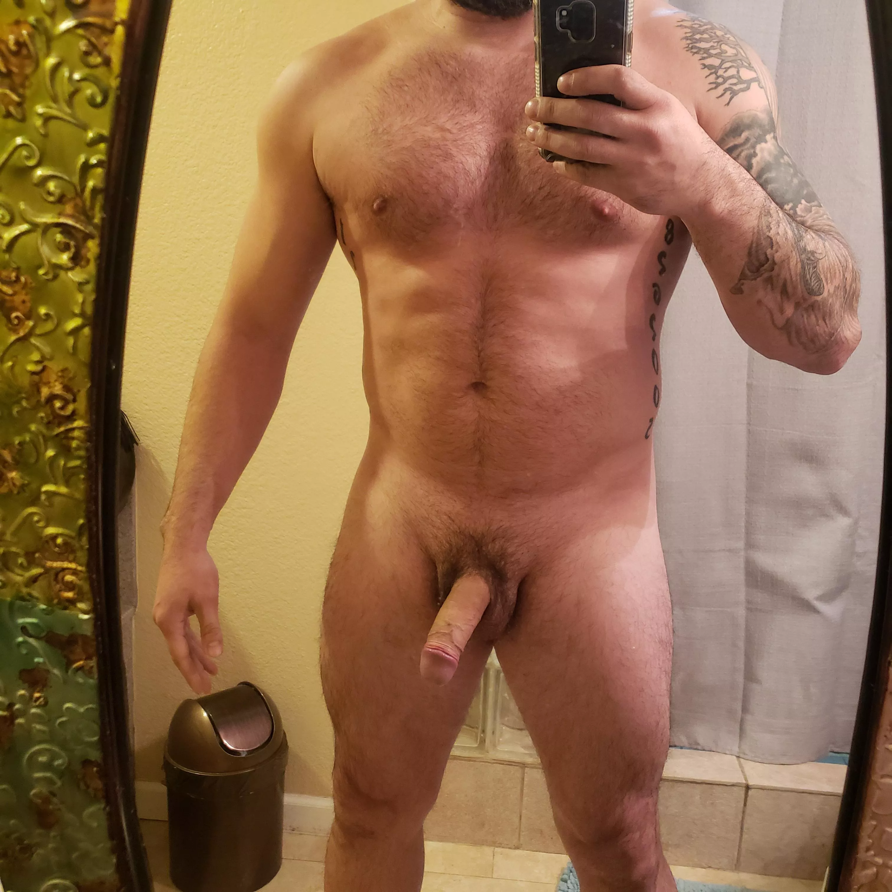 Whos pictures in my DMs should I stroke this to? (40)