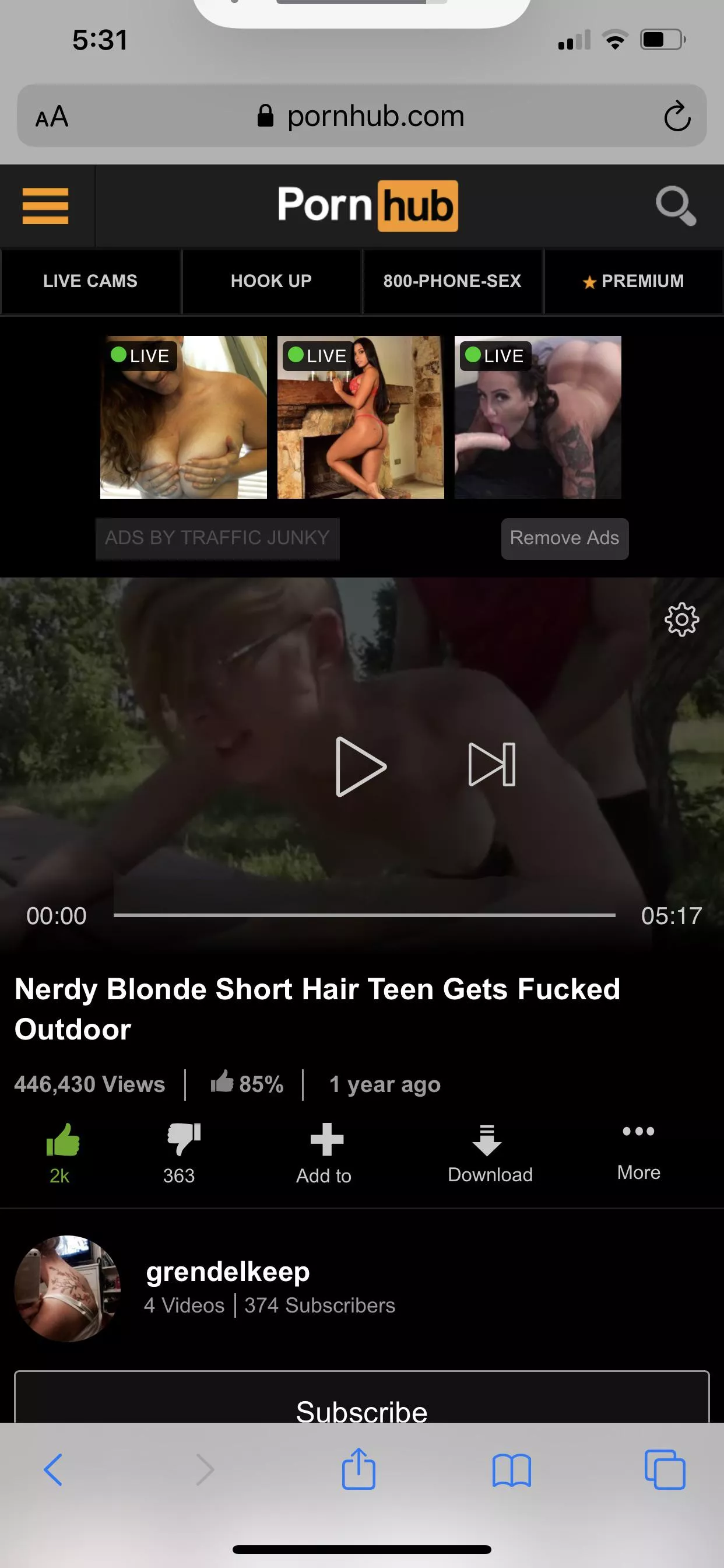 Who’s the blonde girl????