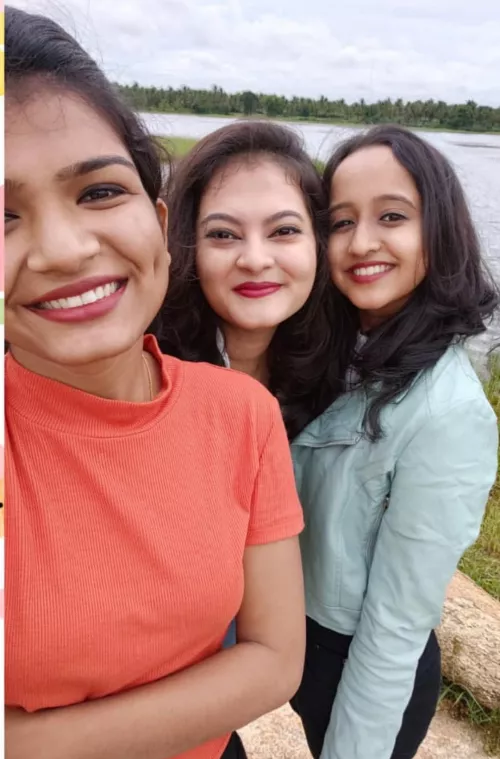 Whose got a cum worthy face?[3]