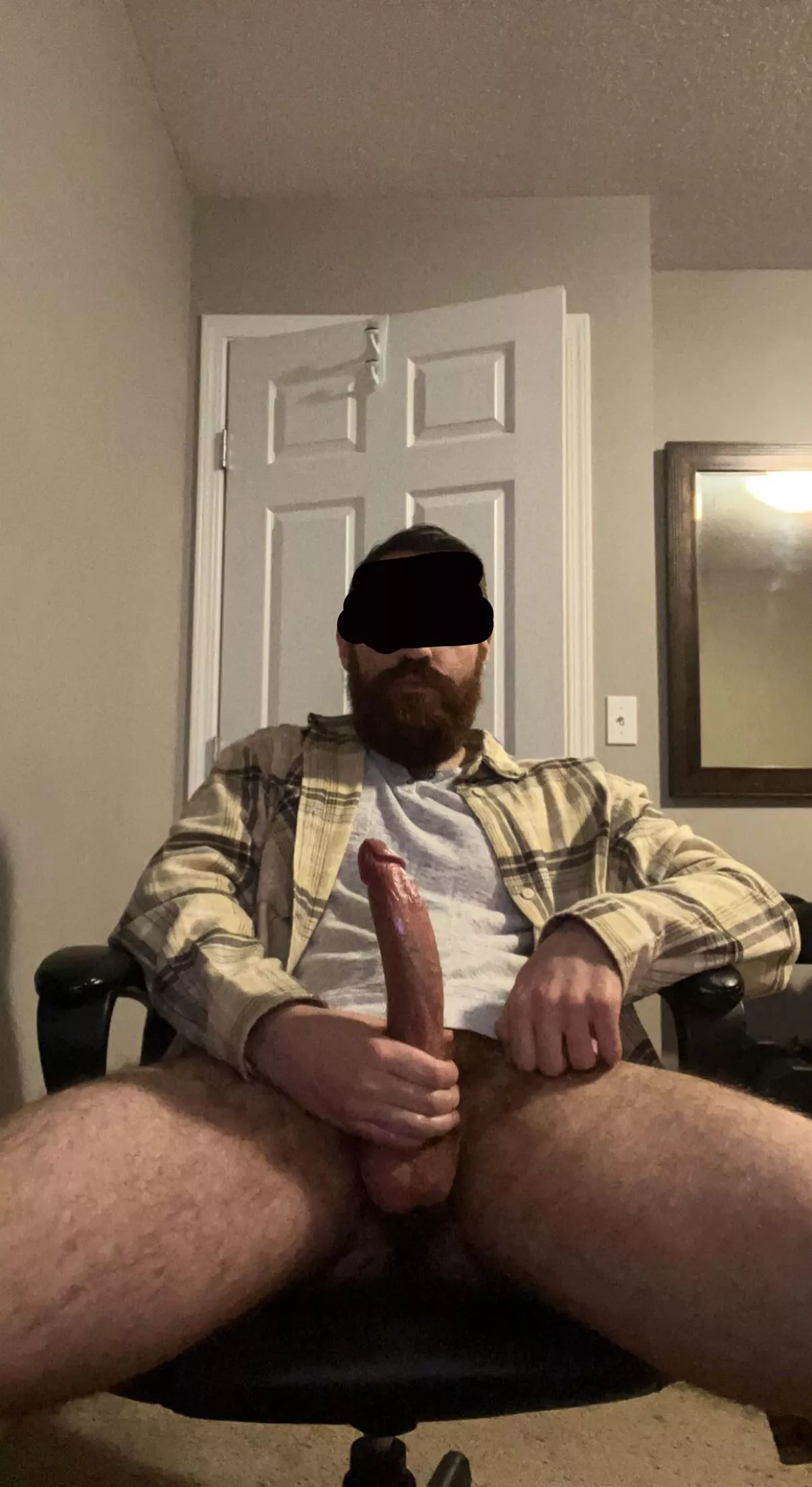 Why are (m)en so thick? Because they only have that tiny hole in their penis to get oxygen to their brain. 😂😂😂