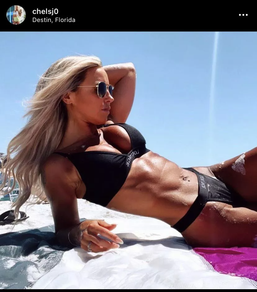 Why aren’t you following this girl on IG?