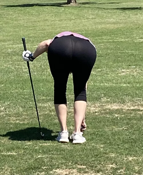 Wife’s see thru leggings while golfing.