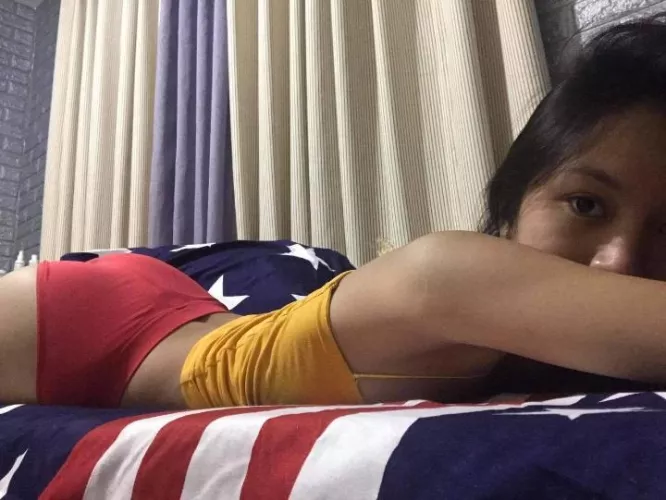 Will you come over to my room if I sent you this photo?