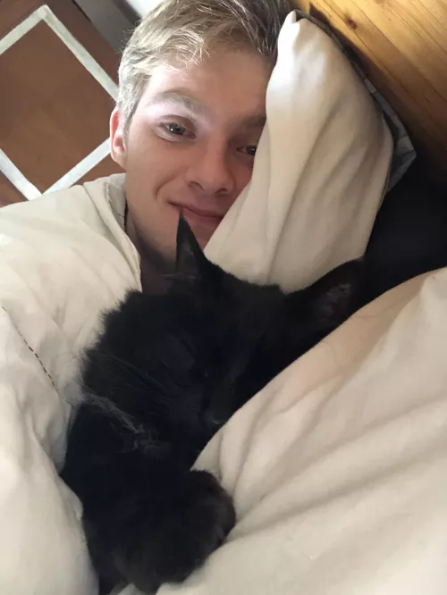 Winters require a cuddle buddy☺️