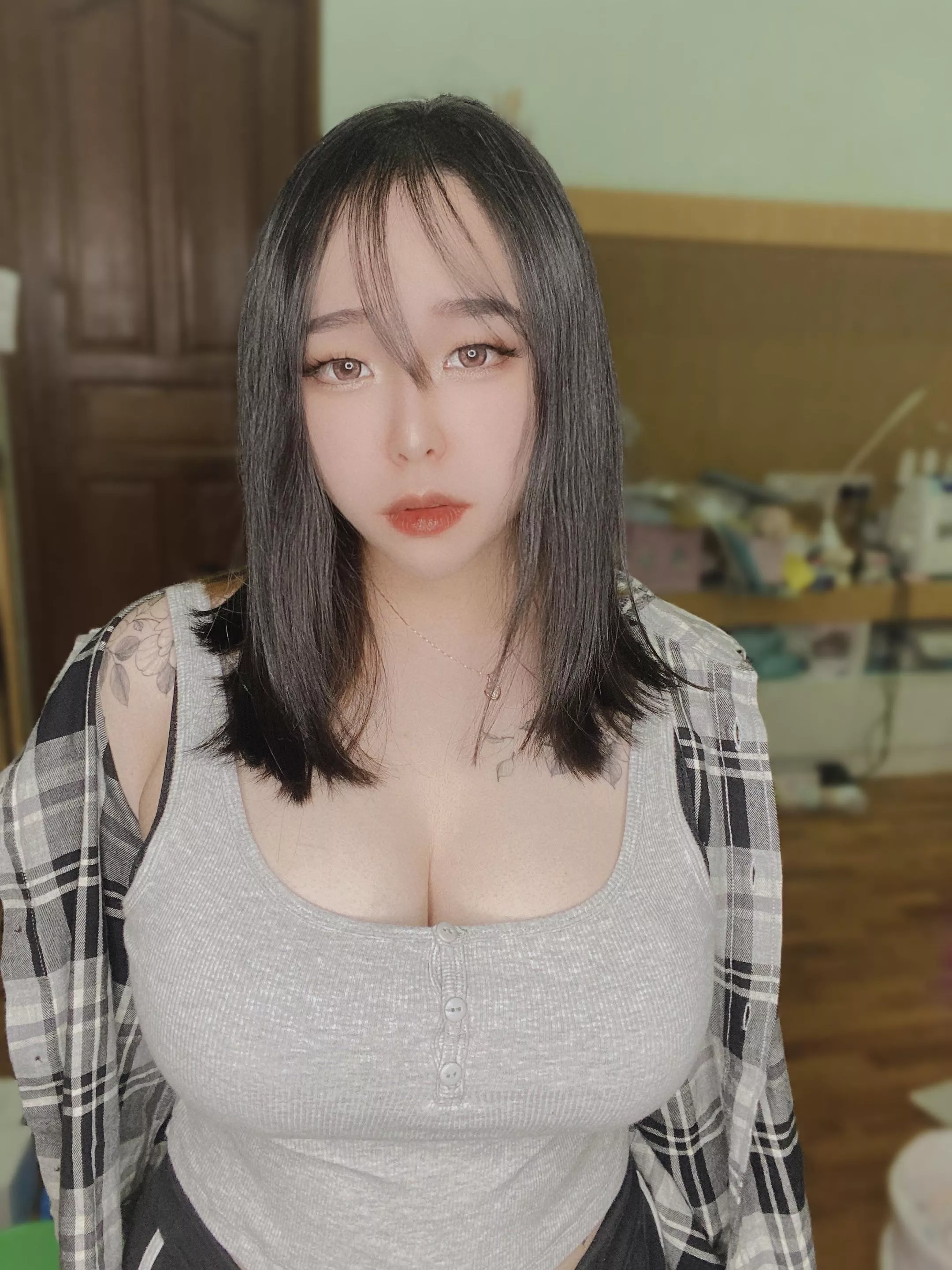 👀 Wish I looked like Song Ji-A from Singles Inferno😩