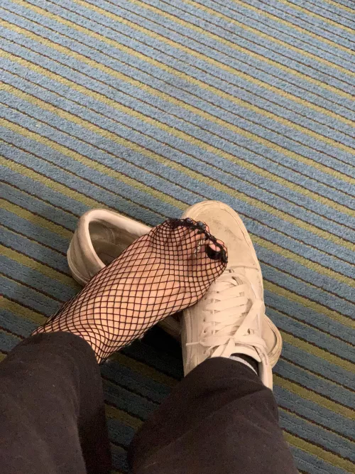 Wish someone would come help my feet cool off ๐ฎโ๐จ