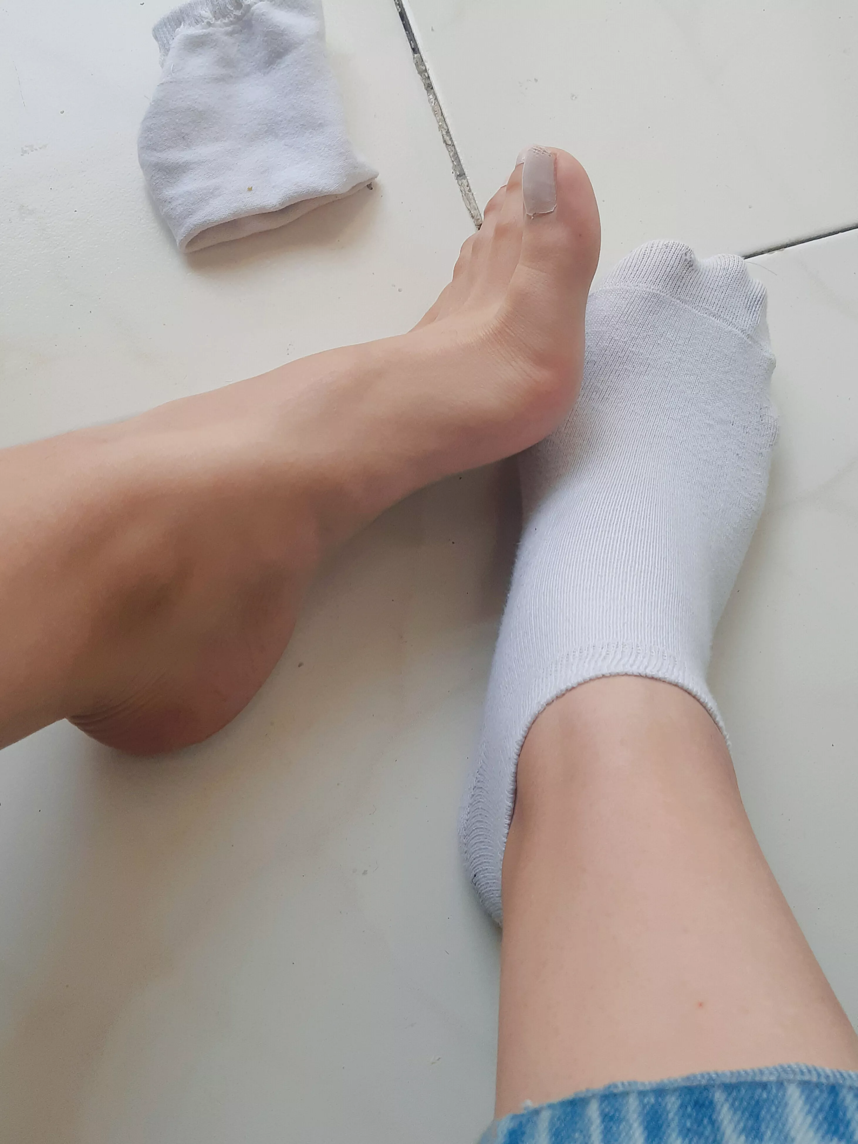 WITH OR WITHOUT 🧦? [OC] [female]