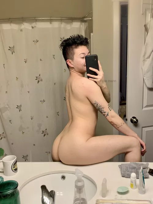 woke up feeling very hot 🥰