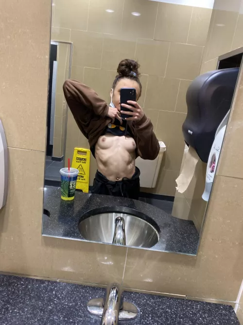 Work nude selfie lol