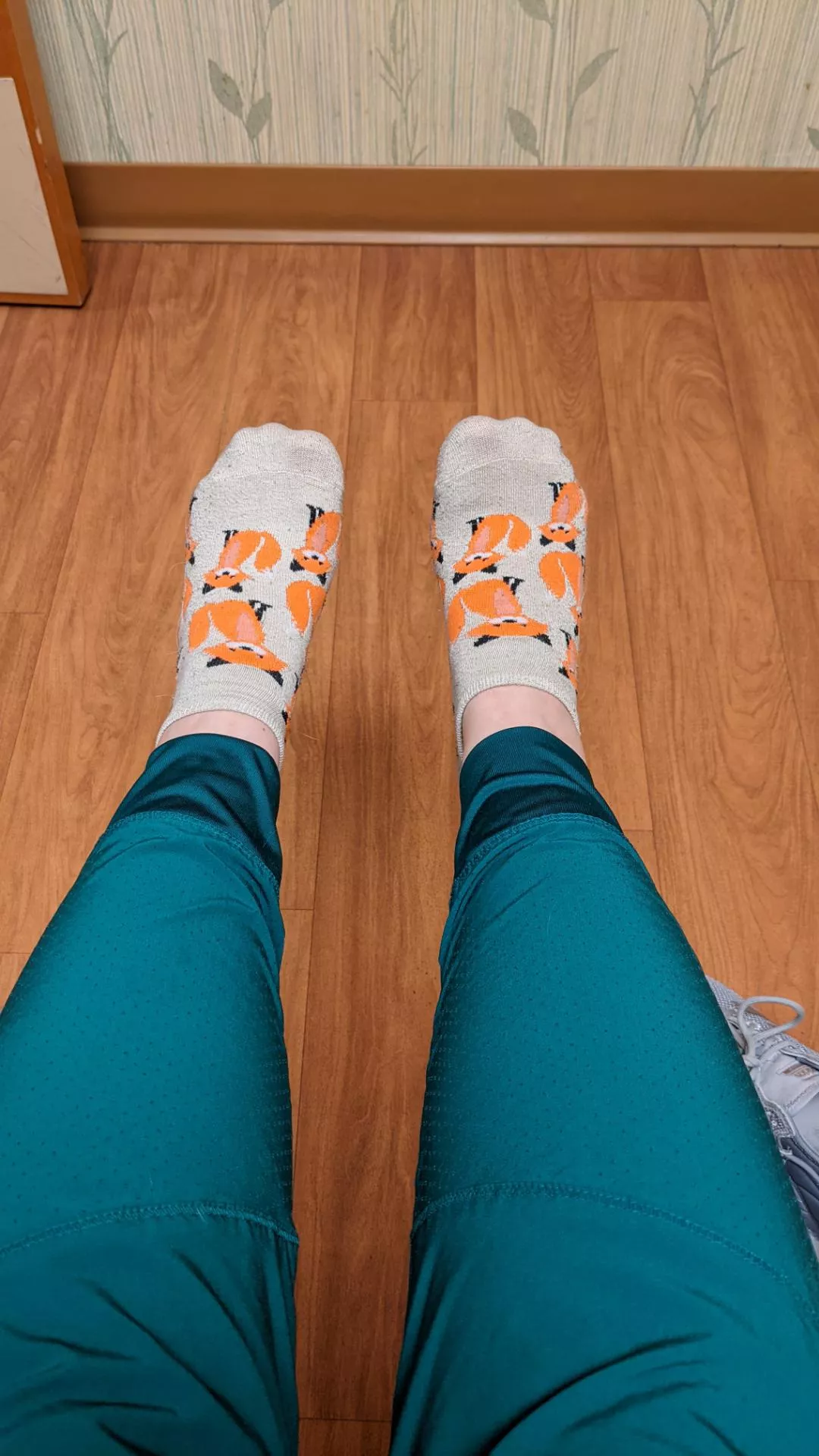 Worn 3 days both at my nursing job and the gym! Do you want to sniff? 😏❤️