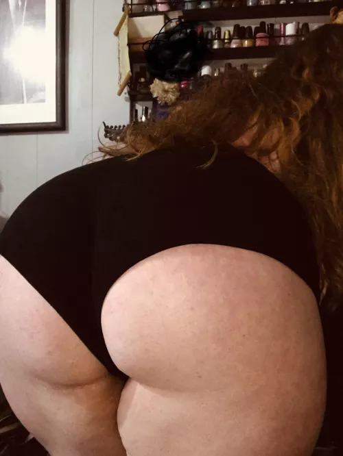 Would love to bounce up and down on you👅