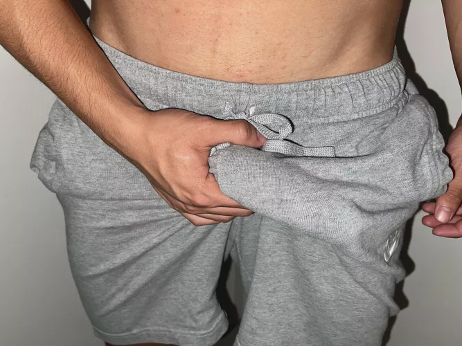 Would love to fill someone’s mouth up.. any takers? 🍆💦