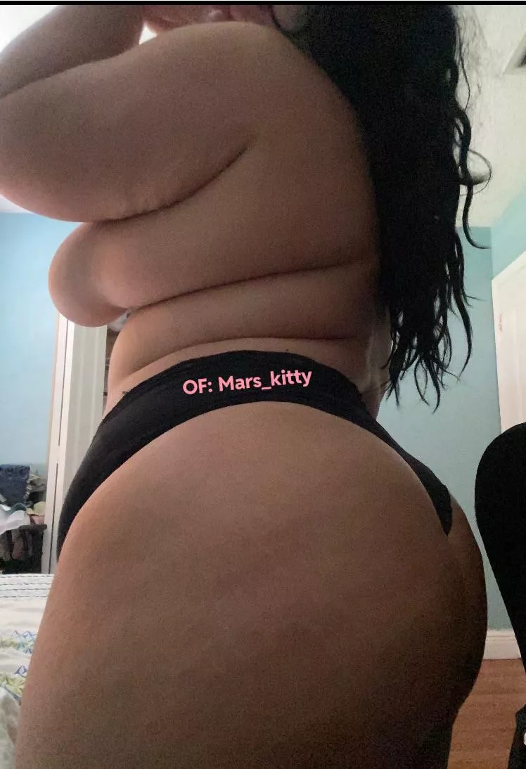 Would you A. Kiss me, B. Grip me, C. Lick m, or D. All the above ?☺️😍💦