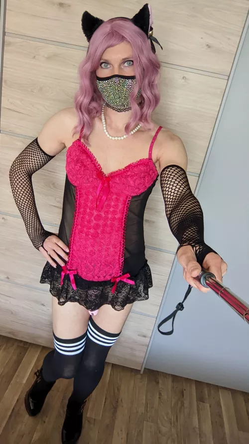 Would you come over if I wear this outfit? ❤️