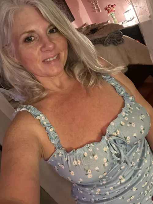 Would you enjoy being Rosie’s Sub? Mommy [Domme] Sweet Humiliation.