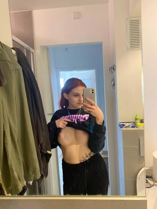 would you fuck a 2004 girl? 😇💕