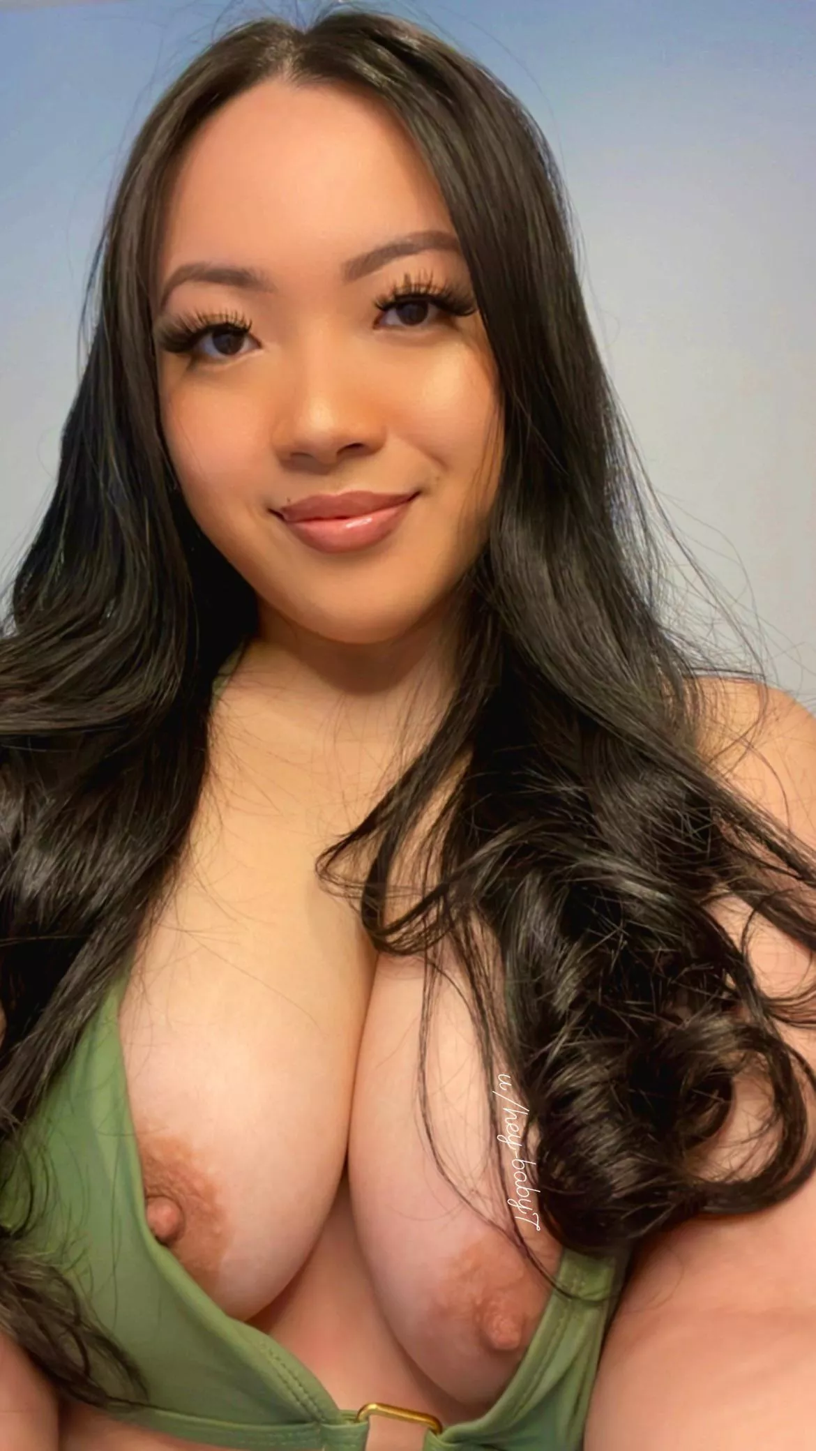 Would you fuck a juicy Asian girl? Would you fuck a juicy Asian girl?
