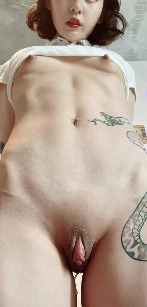 Would you kiss me all over, starting from my clit? 😋