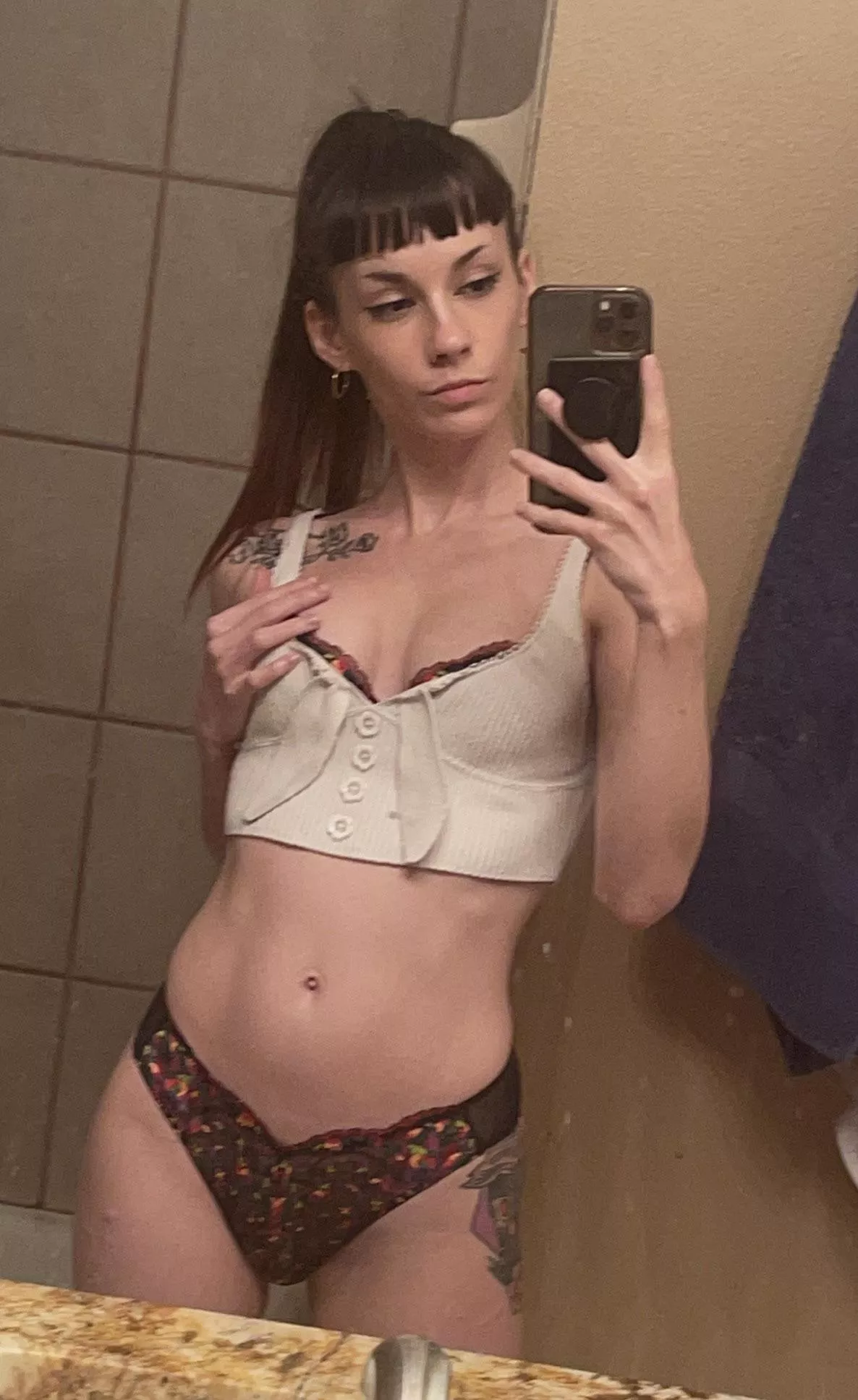 would you let me send you my nudes? ๐คญ๐ค would you let me send you my nudes? ๐คญ๐ค