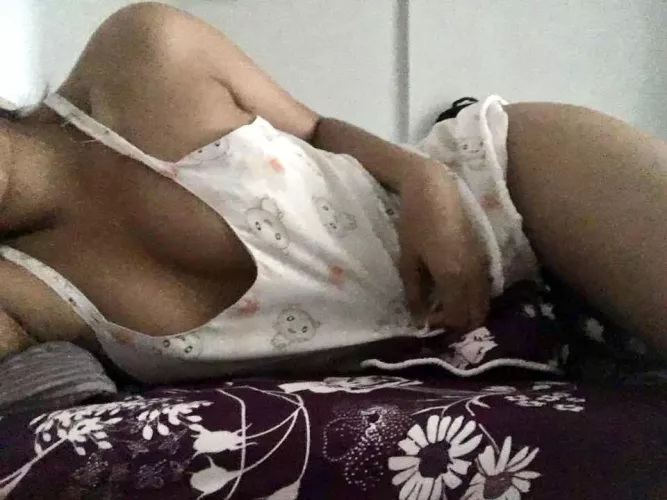 Would you like laying next to me? ☺️☀️