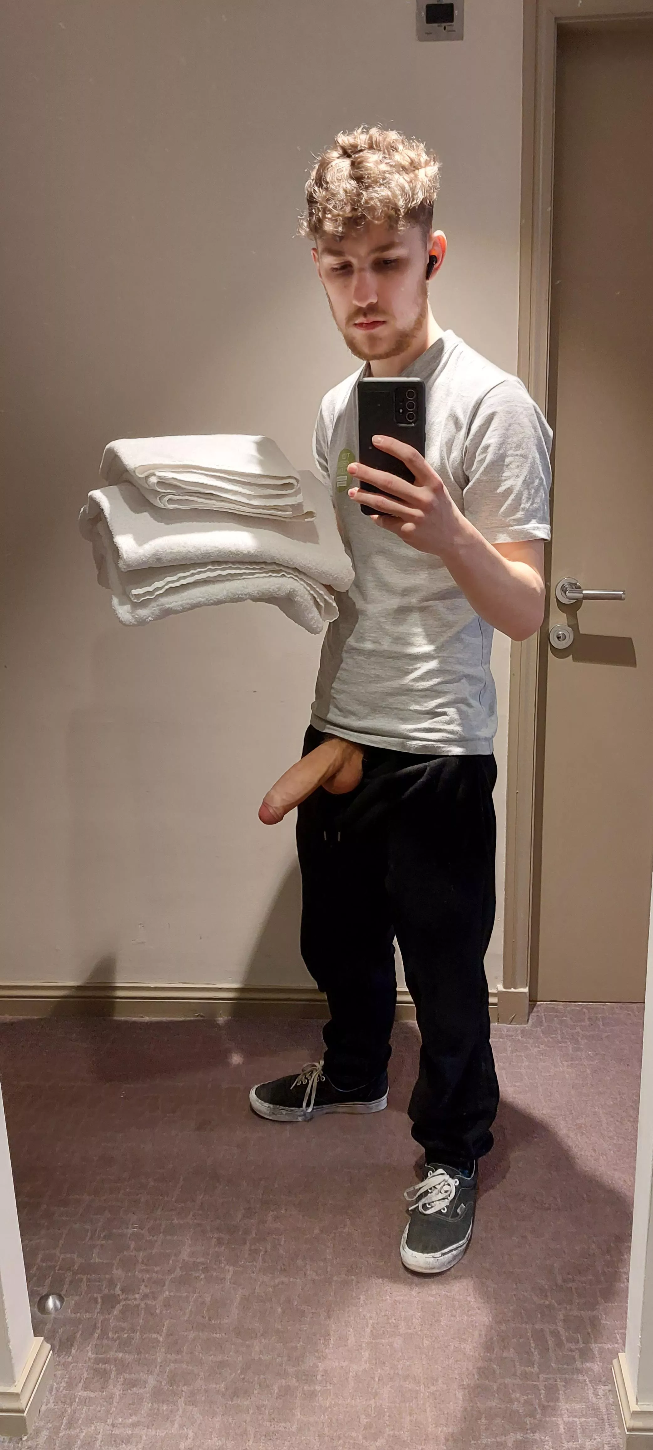 Would you like some fresh towels brought to your hotel roo[m]?