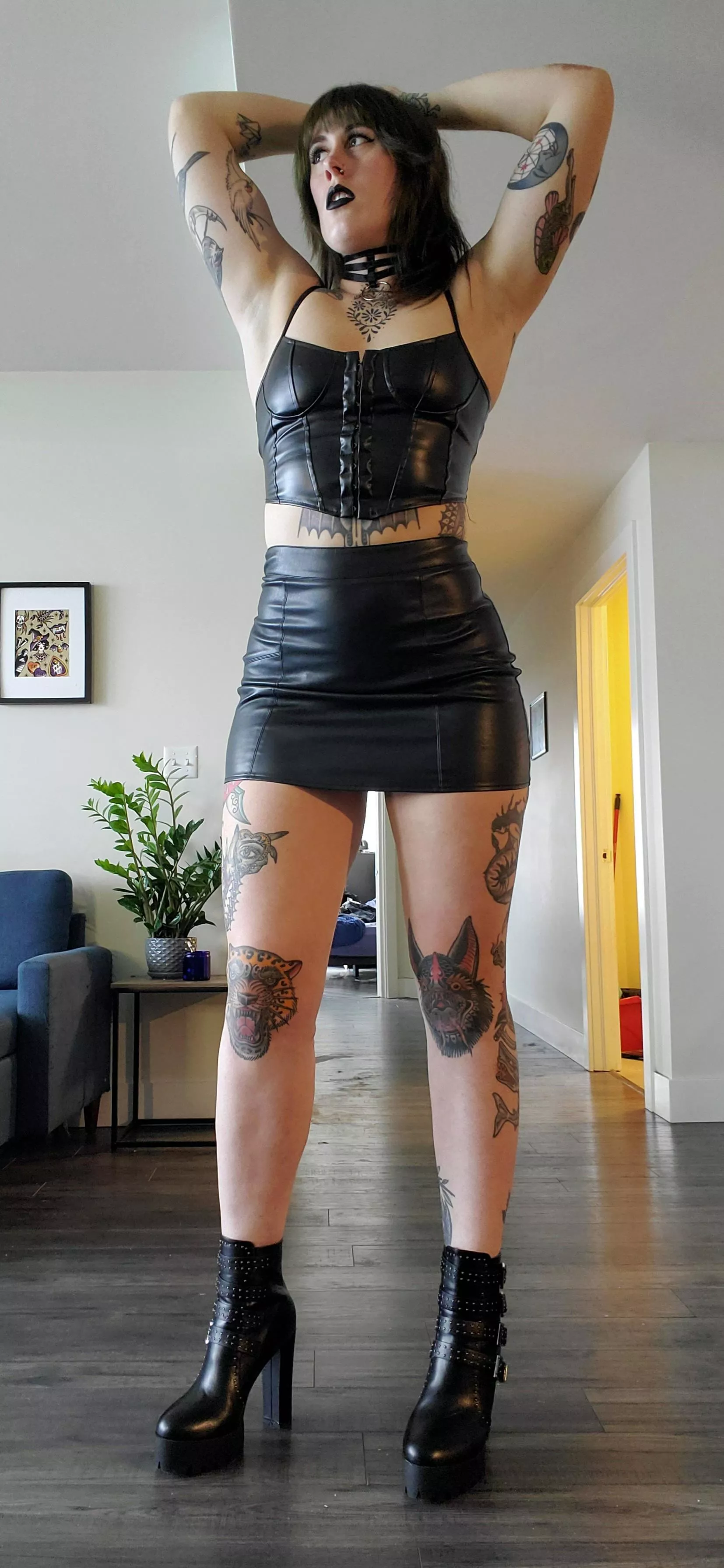 Would you mind if I wore these shoes on a date? [f] (6'1 without shoes)