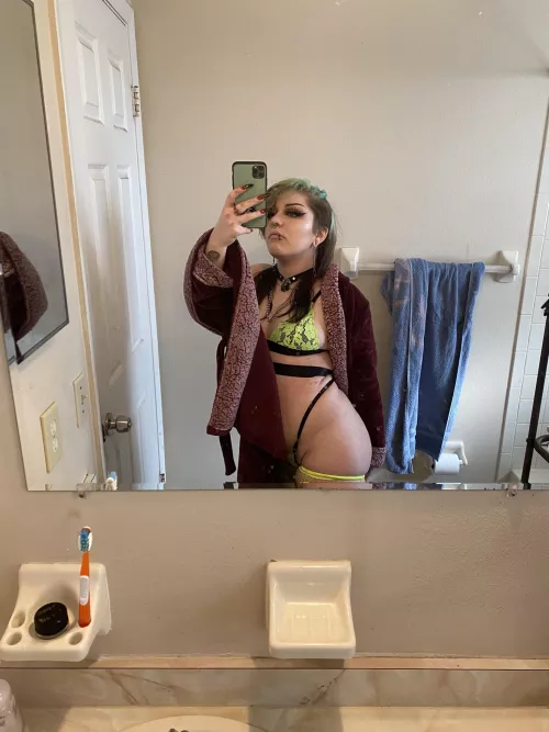 Would you order a dance from me if you came in my club😎