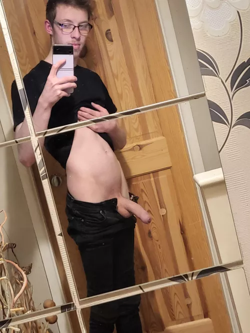 would you play with me infront of the mirror 😚