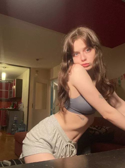 Would you play with my petite body?💖