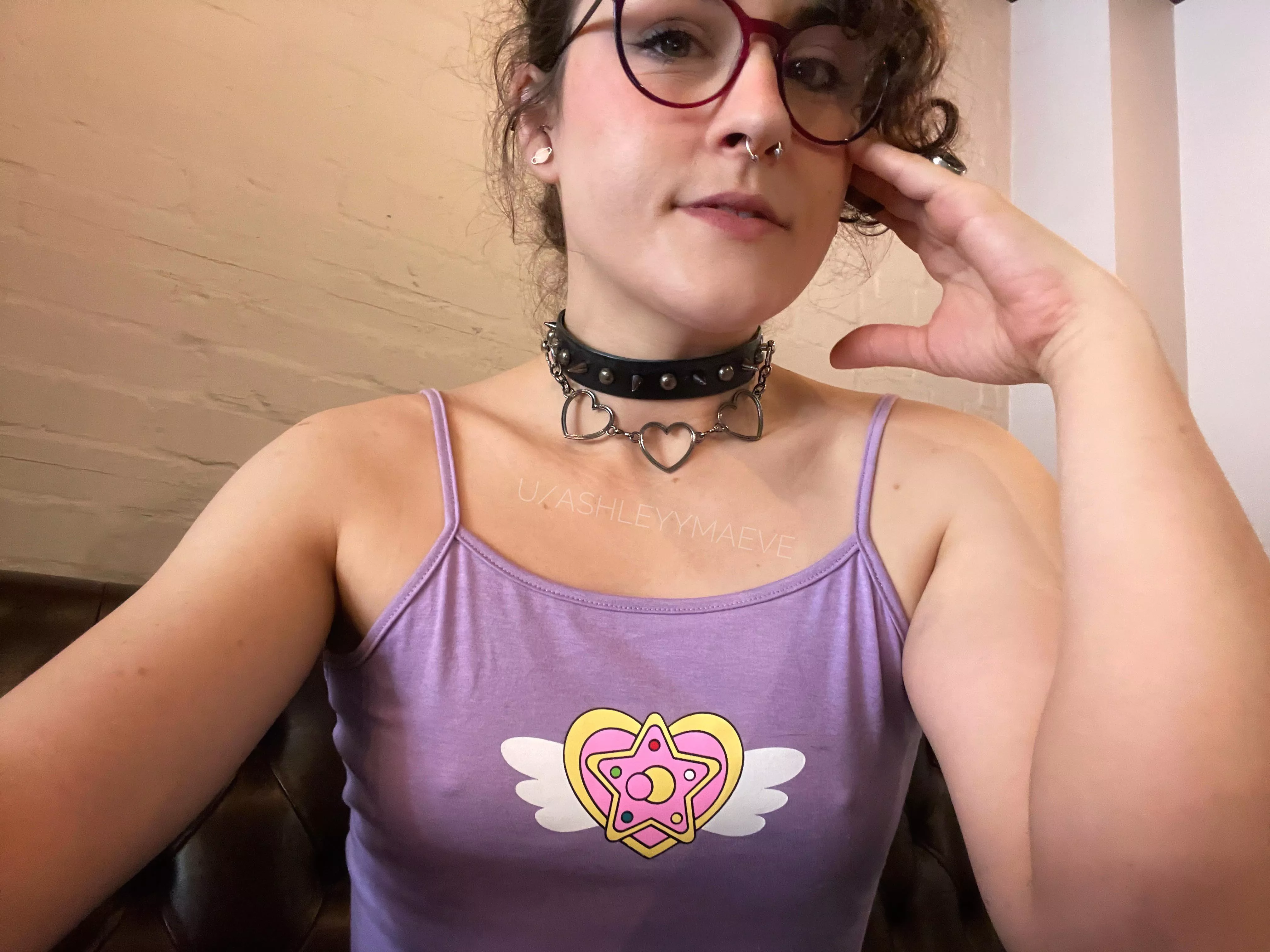 Would you sit next to me? 😏