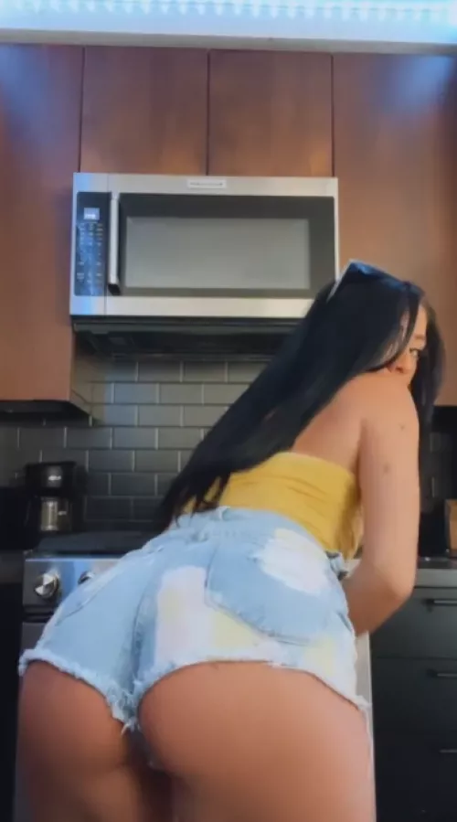 Would you survive if I would sit on your face 😜