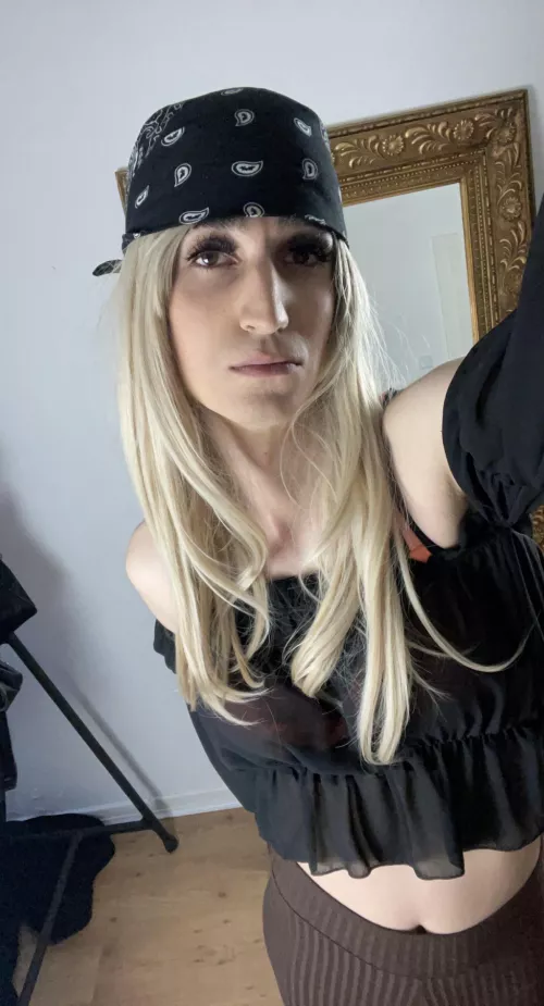 Would you take me out?💕👉🏼👈🏻