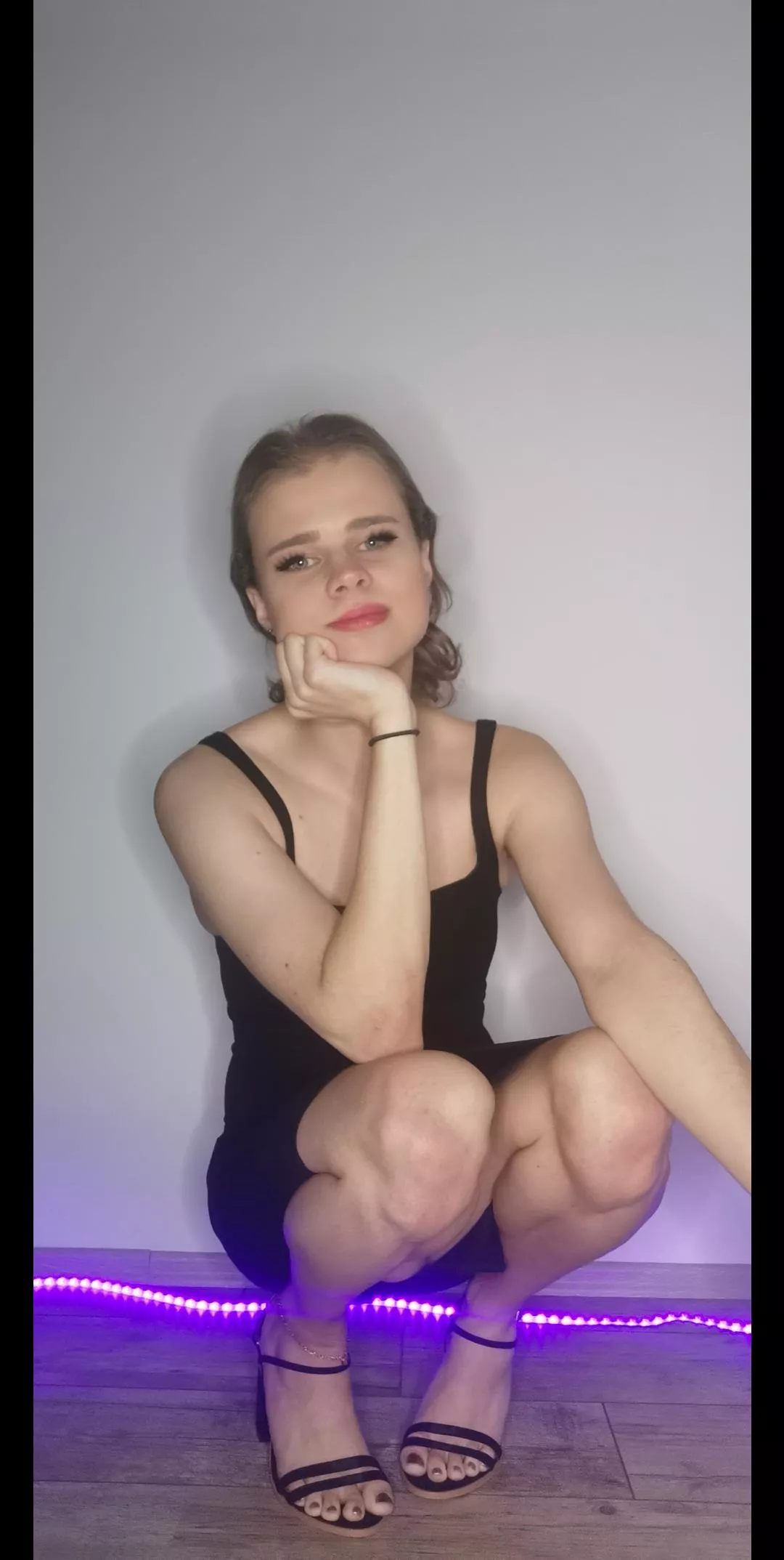 Would you take me out on a Date? 🥰